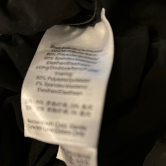 Chic Abstract Ruched Top - Picture 9 of 9